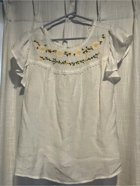 White Floral Embroidered Ruffle Sleeve Top